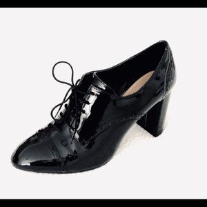Tahari EVO Black Patent Leather Oxford Pumps
